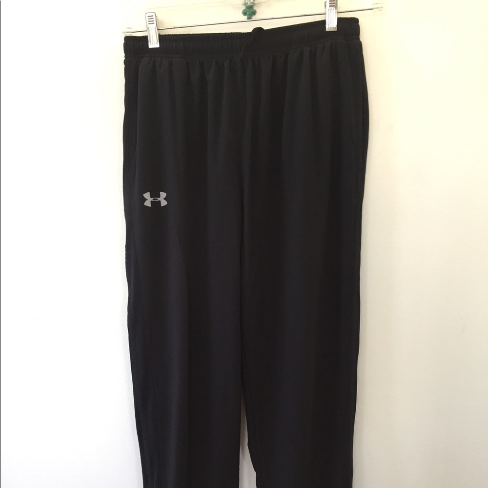 Black Under Armour training pants